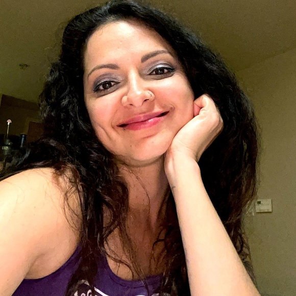 Meet your Posher, Kat - Picture 1 of 1